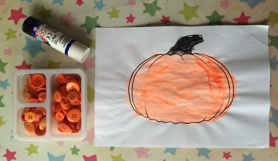 Easy button pumpkin craft - the-gingerbread-house.co.uk