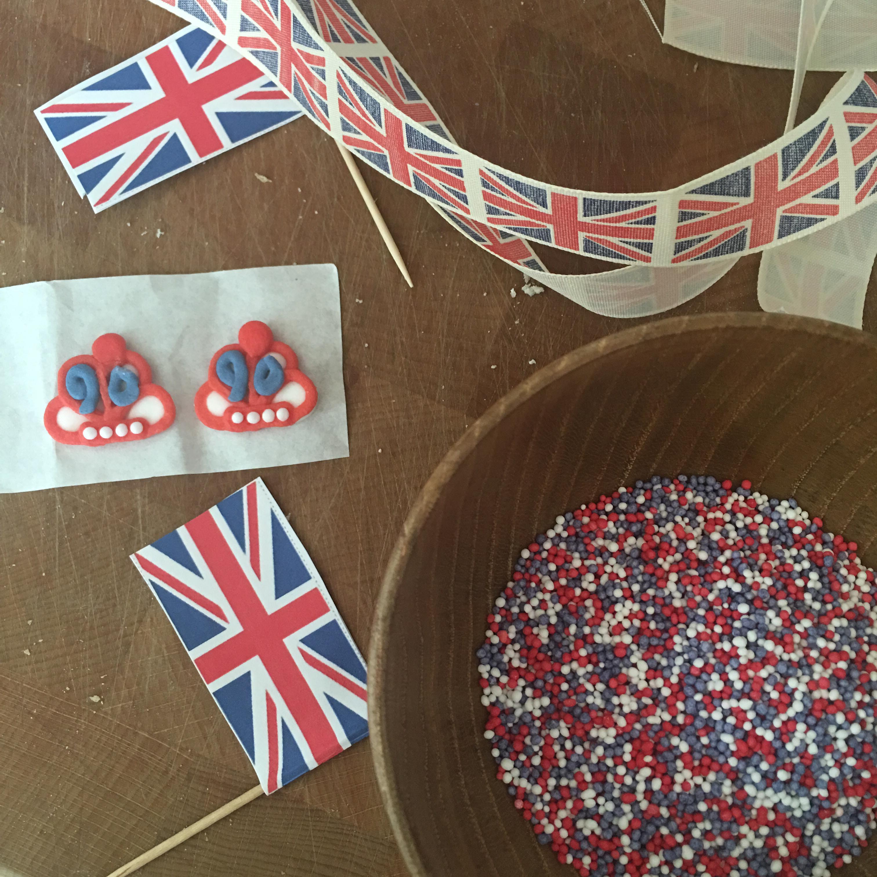 Queen's 90th birthday cake