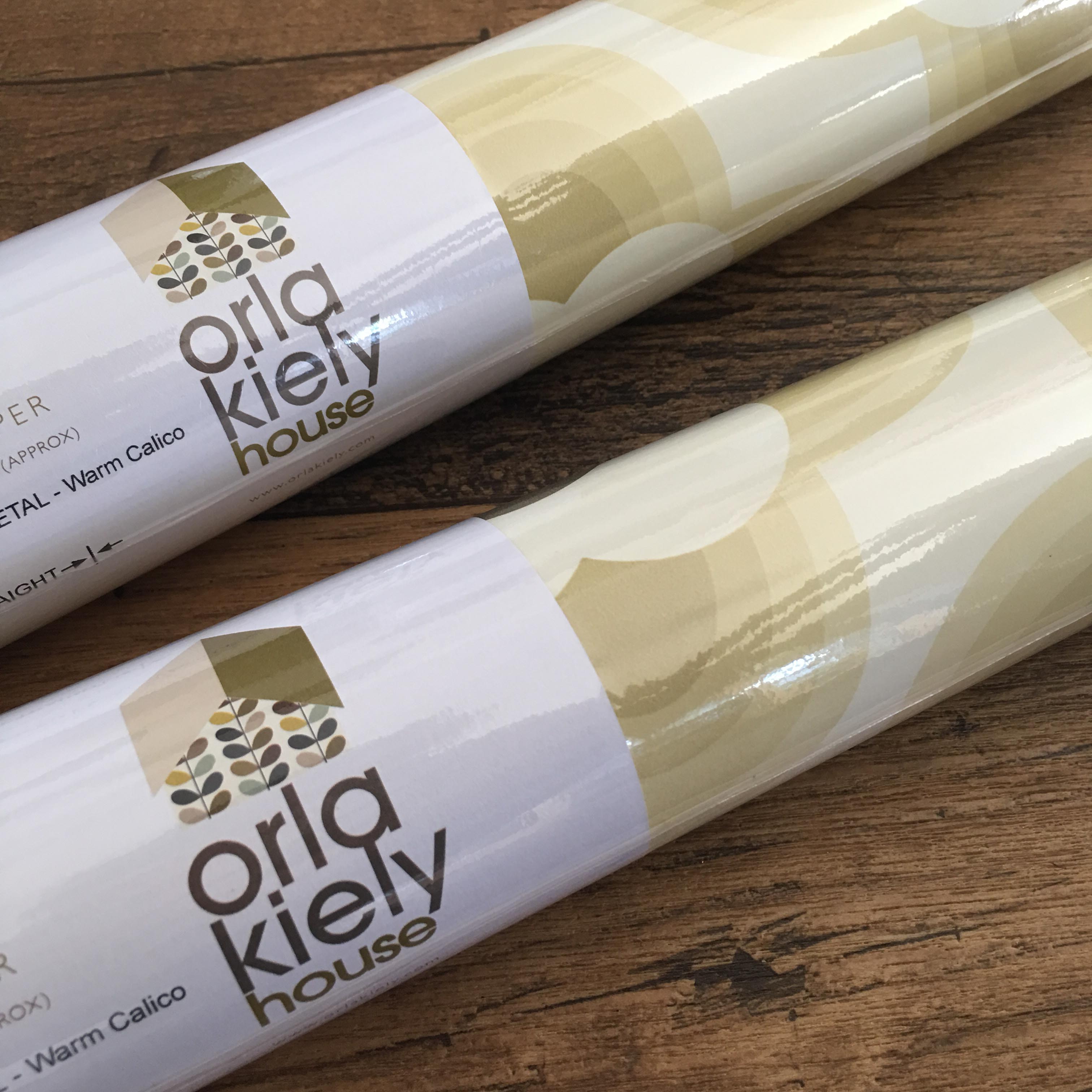 Orla Kiely Multi Striped Petal wallpaper