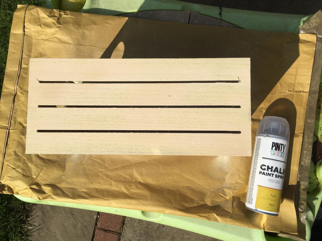 spraying with Pinty Plus Chalk Paint Spray