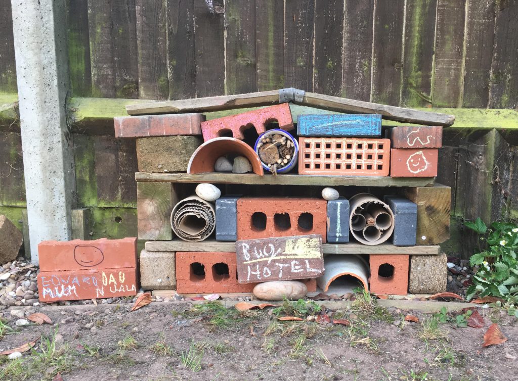 how to make a bug hotel from a wooden pallet