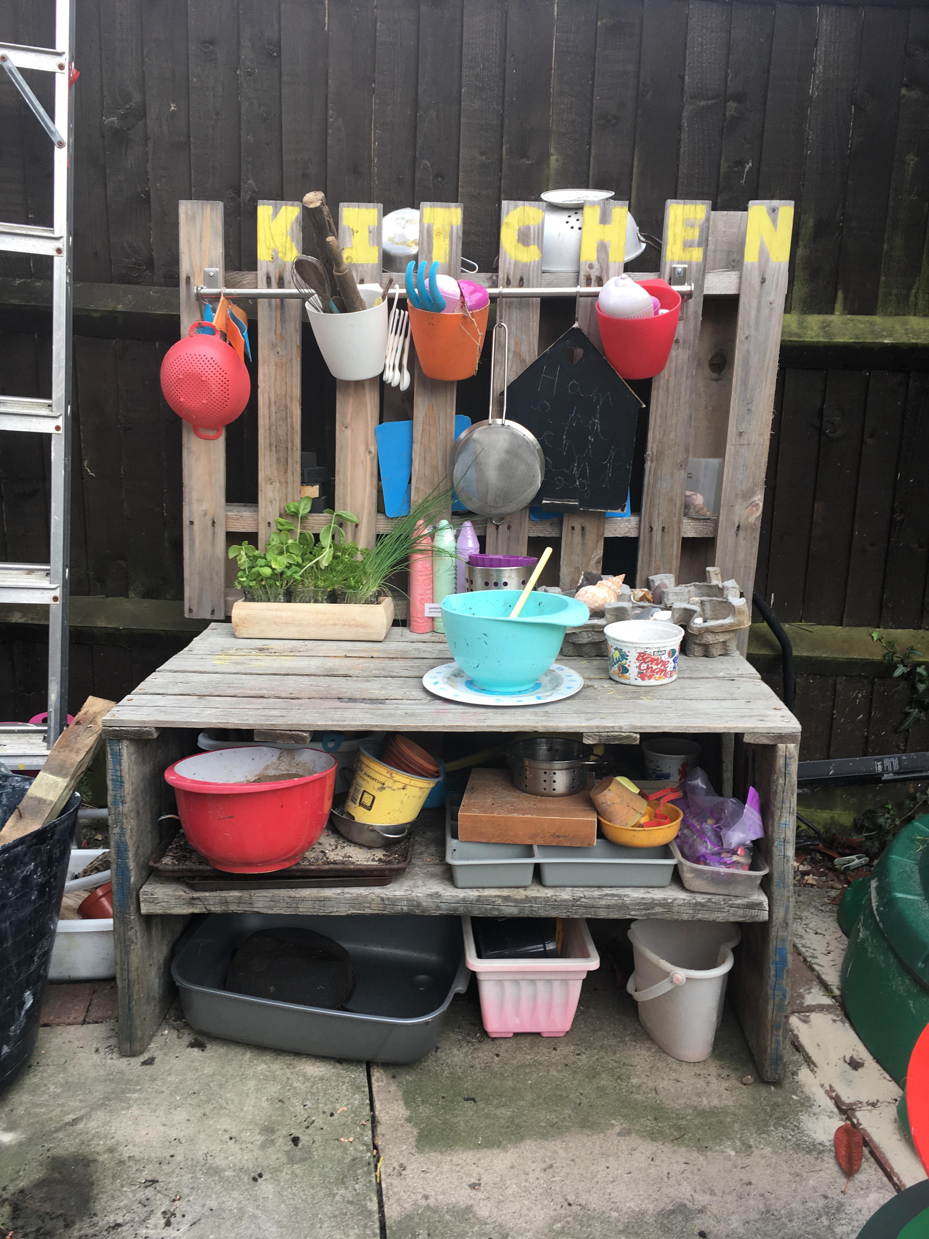 mud kitchen play at home