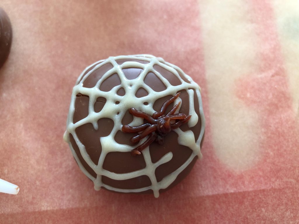 Halloween teacake spider treats