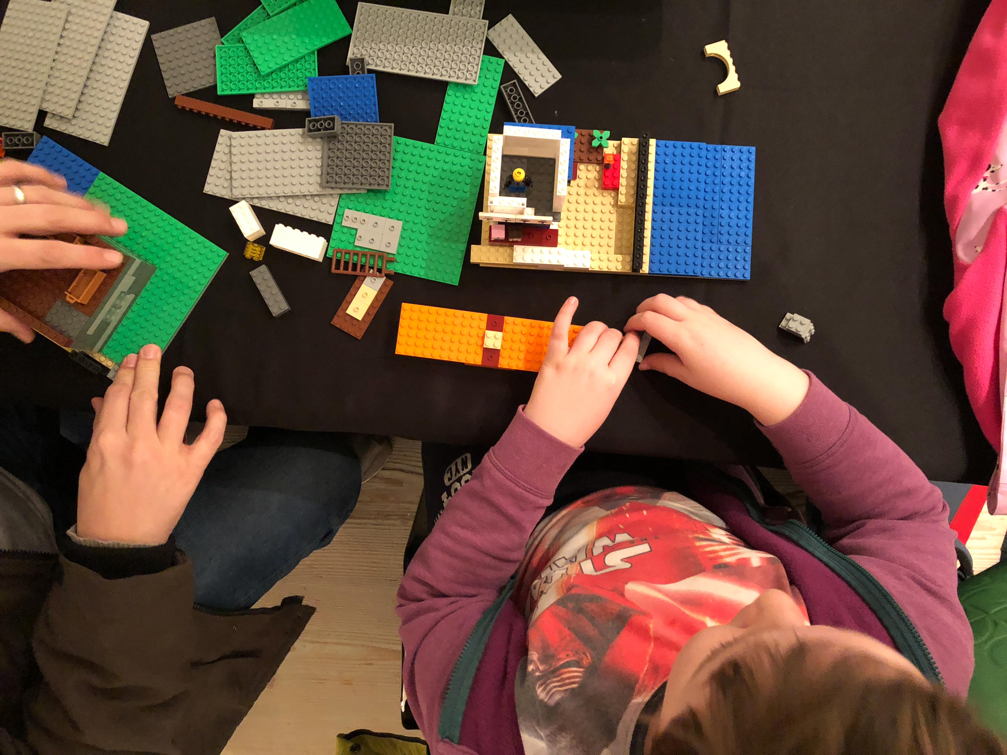 BRICKLIVE Christmas at the Saatchi Gallery