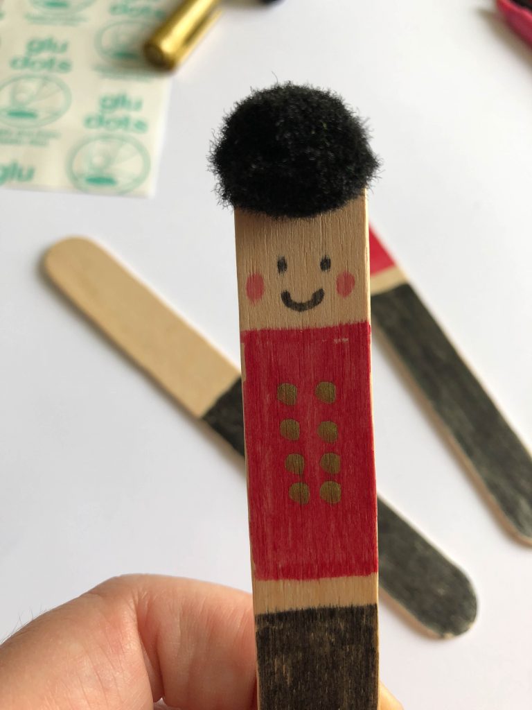 london guards craft for kids