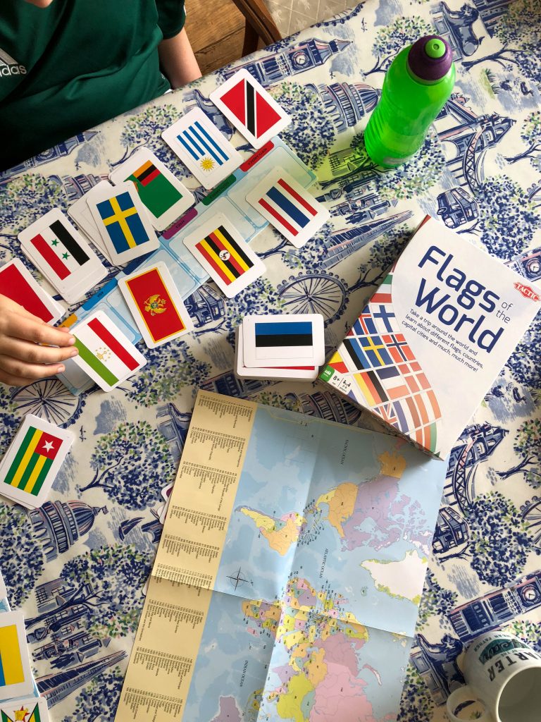 A geography lesson with Flags of the World game