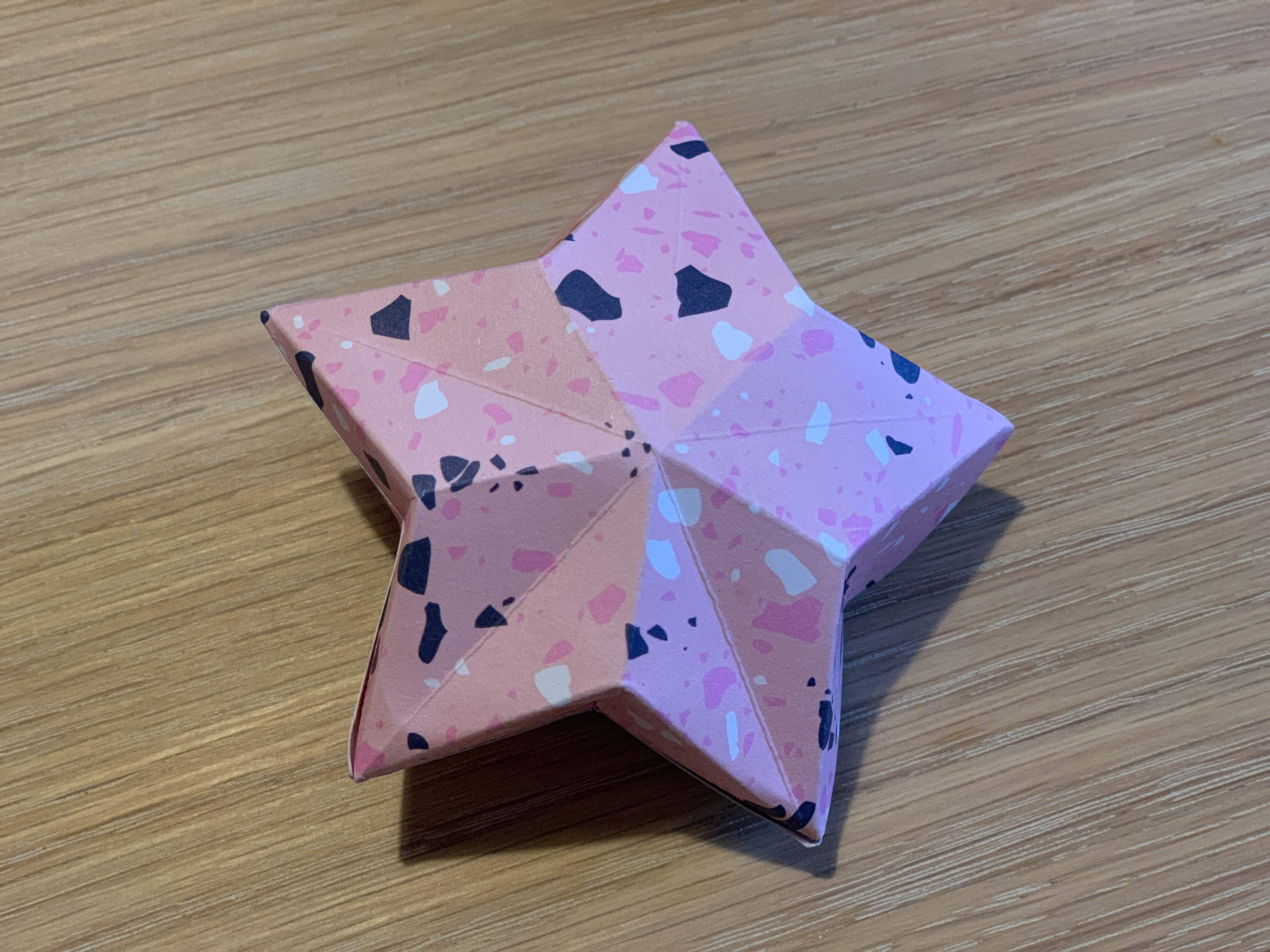 Crafting pretty paper stars