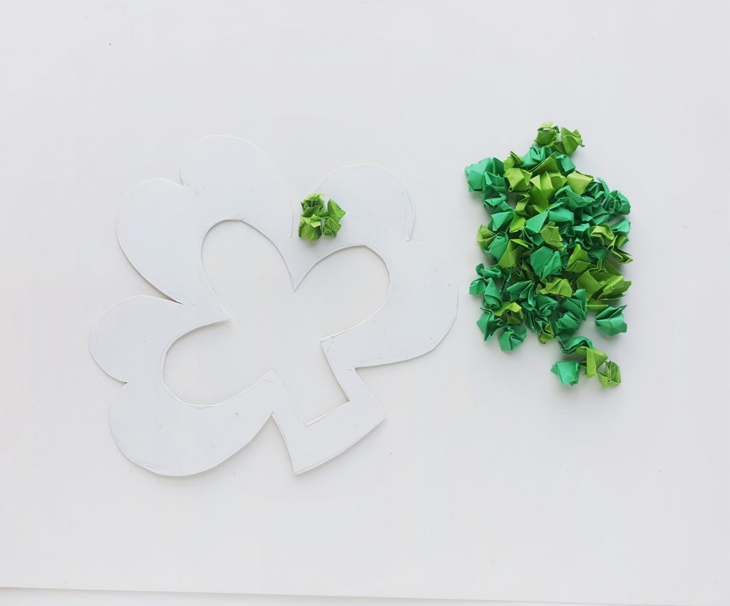 Shamrock paper wreath tutorial