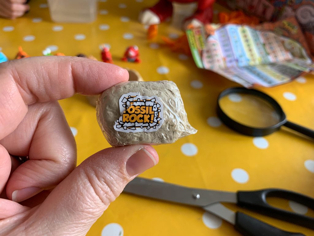 Fossil Rocks inside a pack of Smashers Series 3