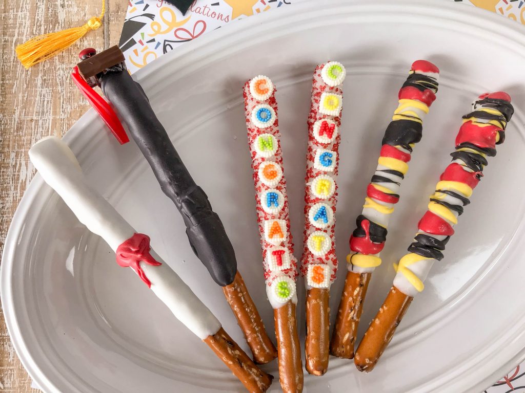 How to decorate simple Graduation Pretzel Rods