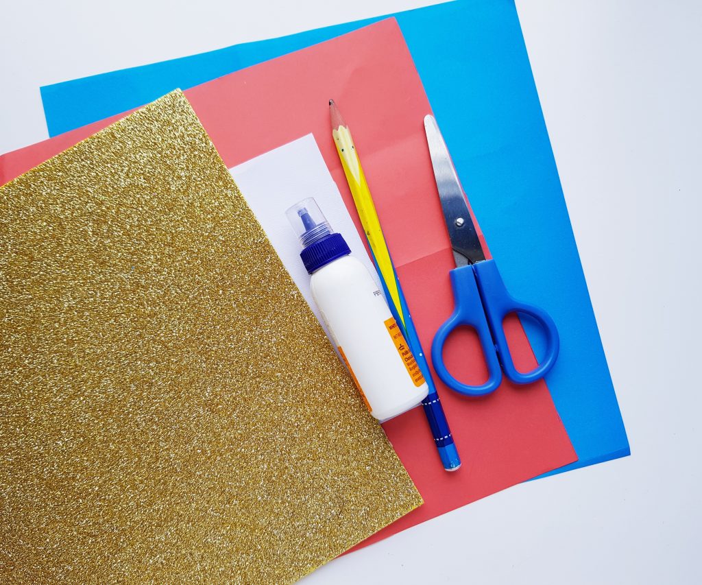 How to make a 4th of July paper banner: