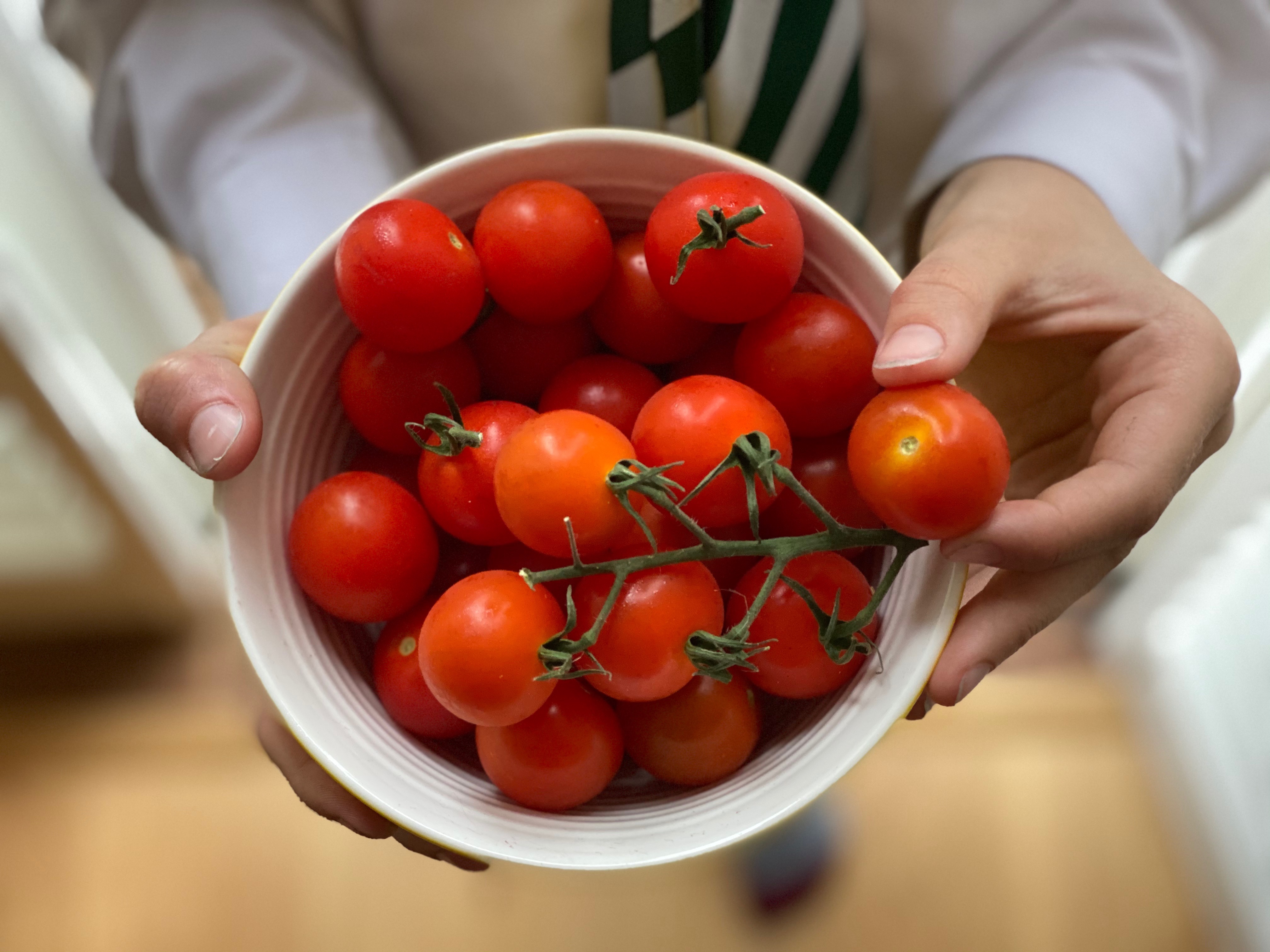 Simple food fun with British piccolo tomatoes