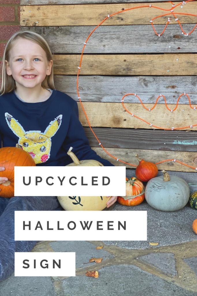 DIY upcycled pallet Halloween sign