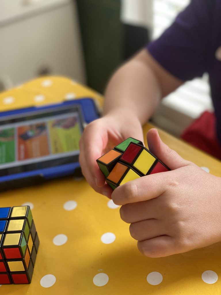 using an app to help solve rubik's cube