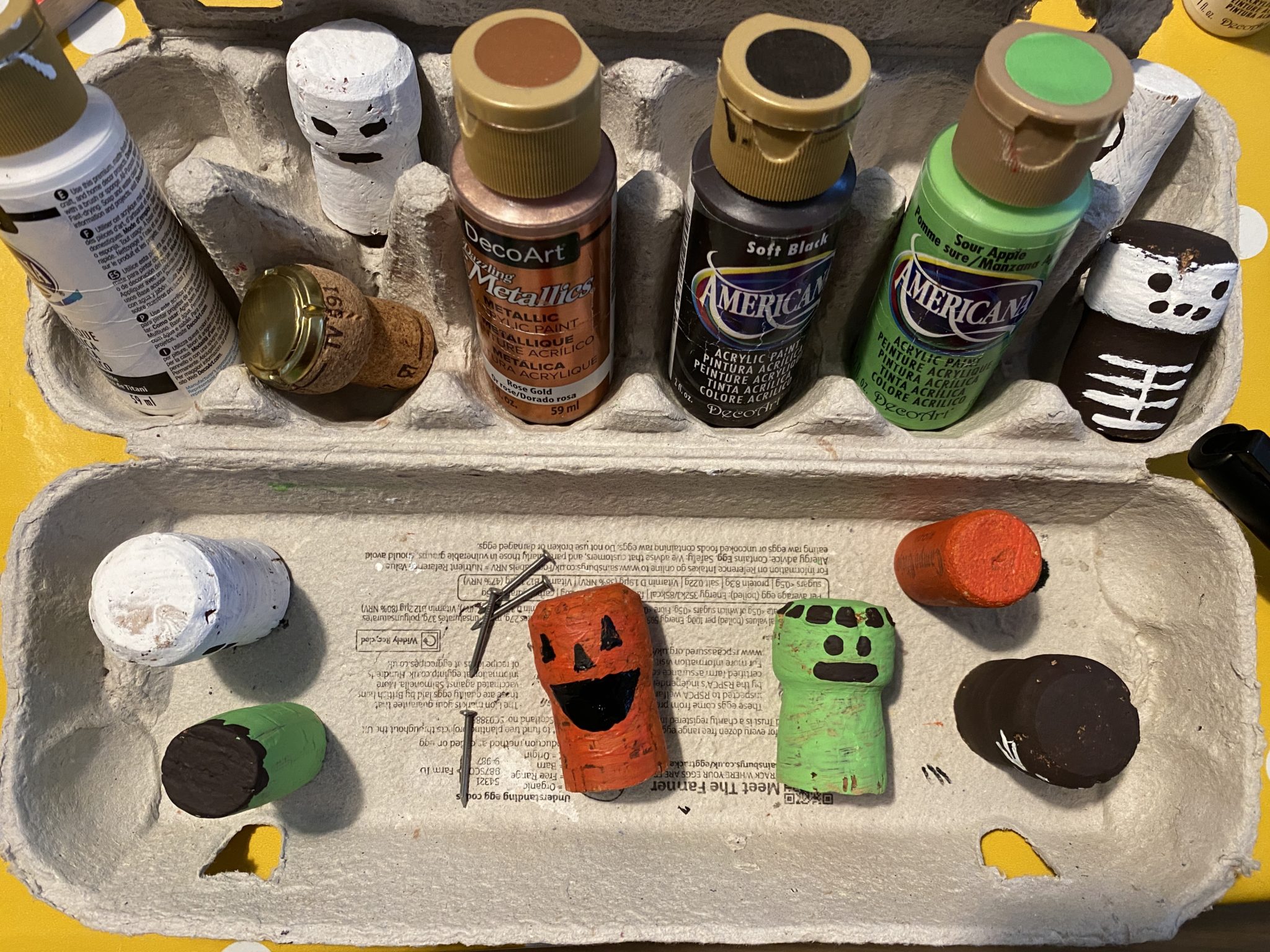 Simple Halloween painted cork craft thegingerbreadhouse.co.uk