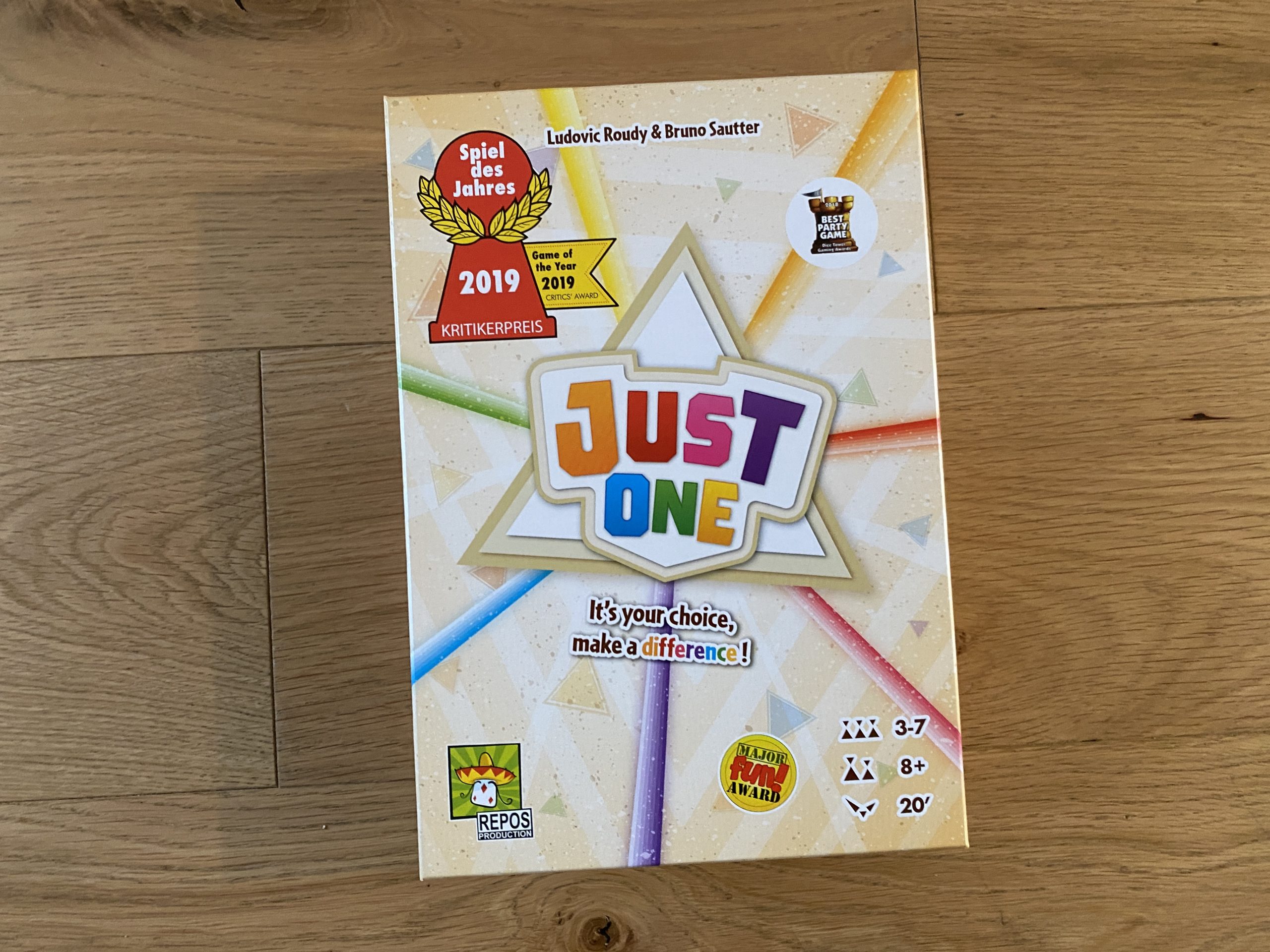 Blogger Board Game Club: Just One