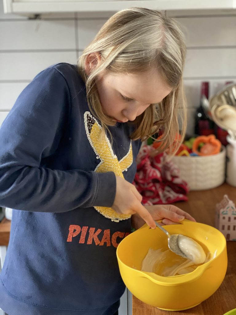 mixing icing