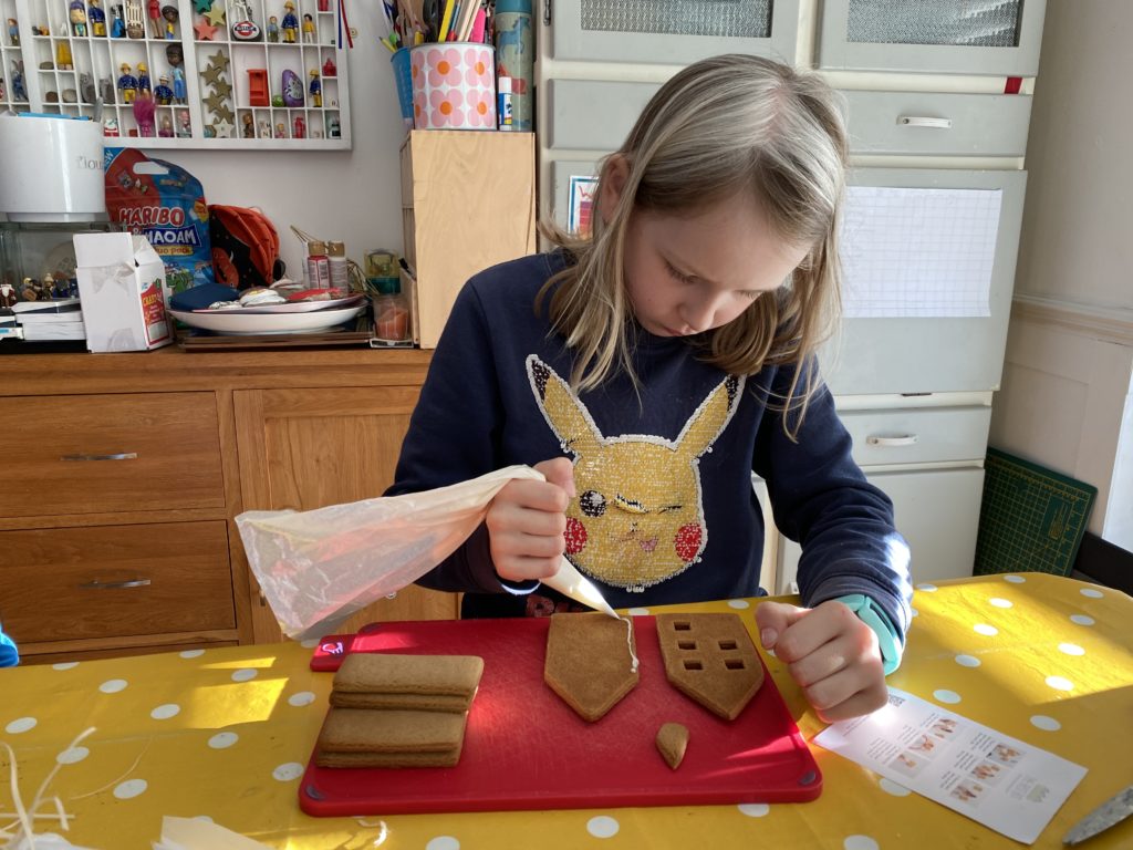 gingerbread decorating