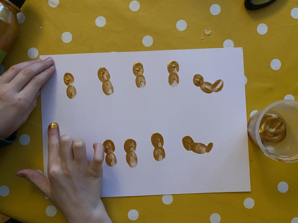 Finger print gingerbread family