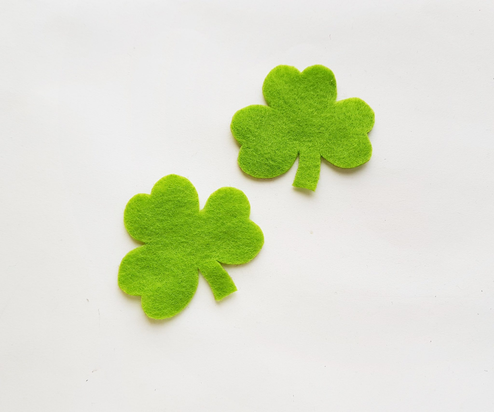 Felt Shamrock craft for kids thegingerbreadhouse.co.uk