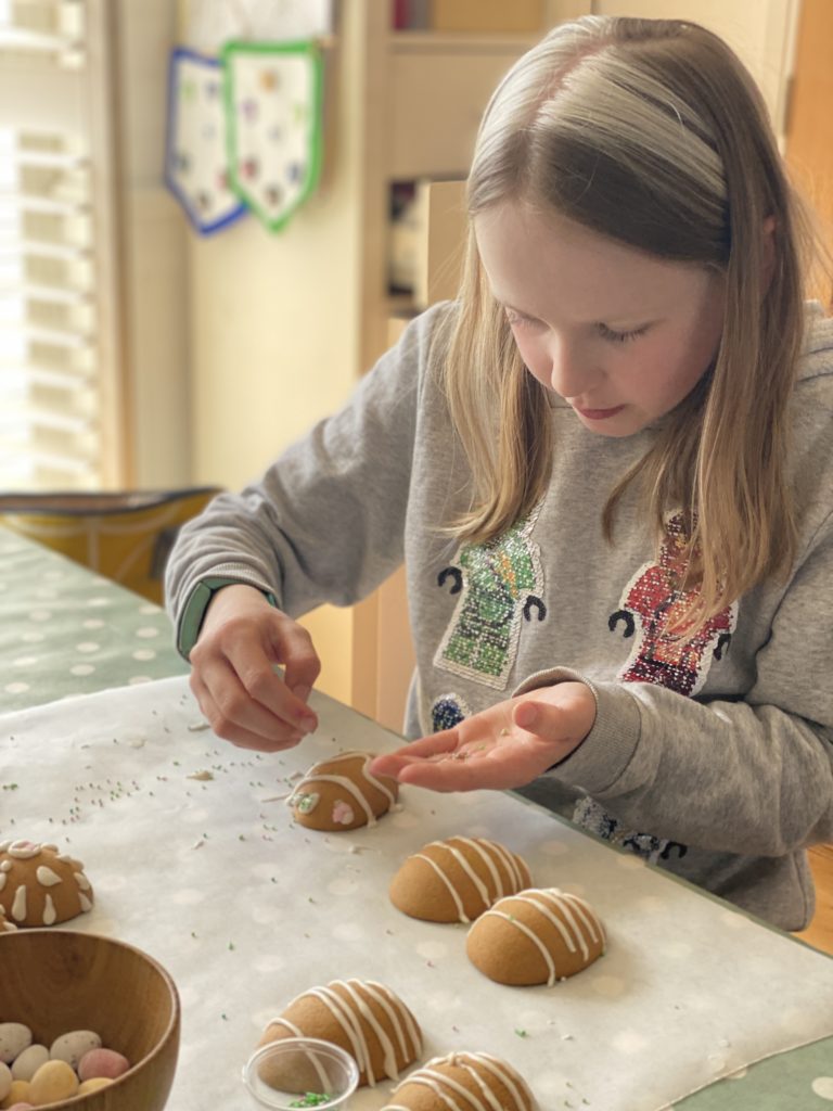 decorating gingerbread eggs