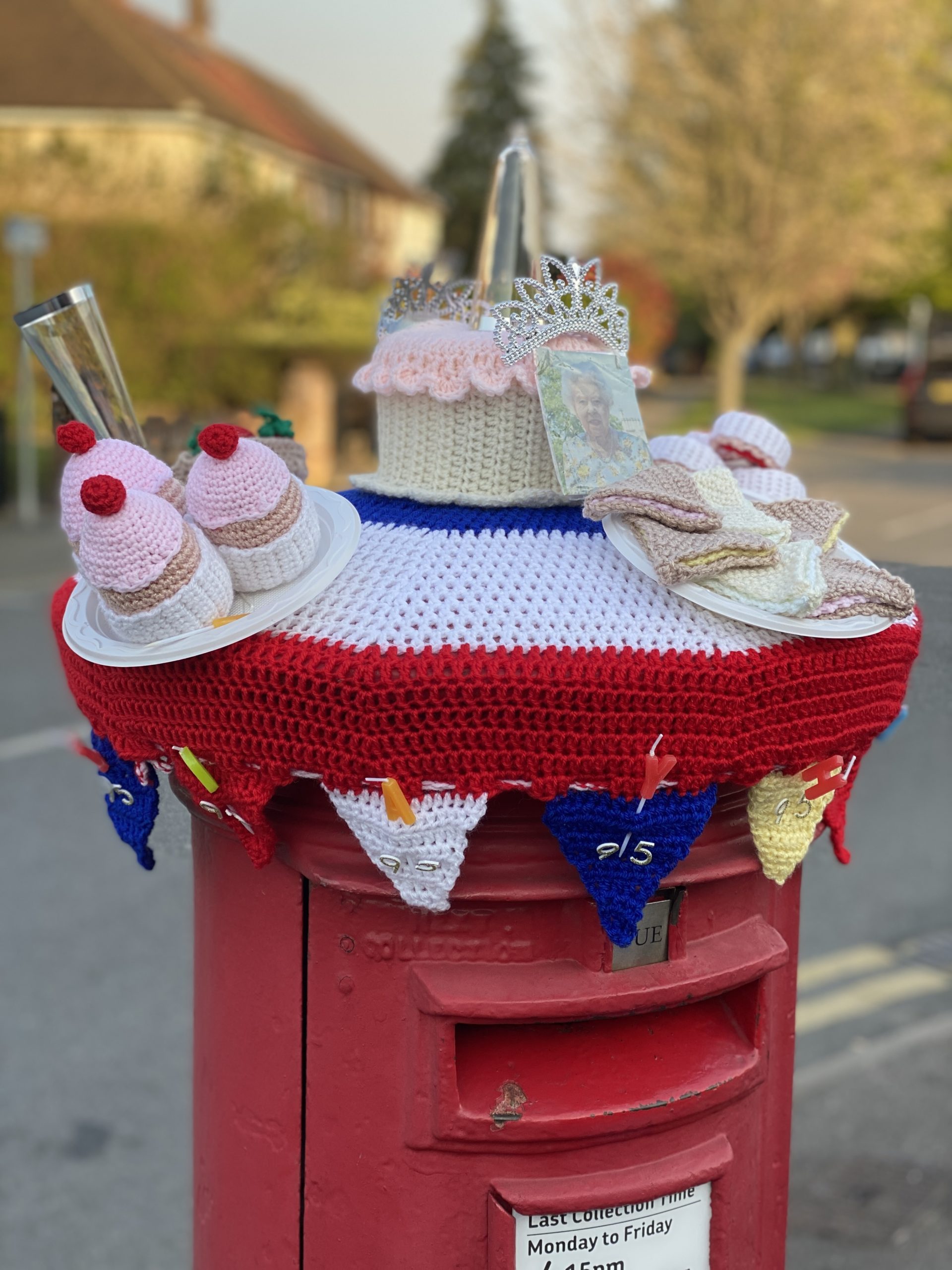 knitted post box topper
