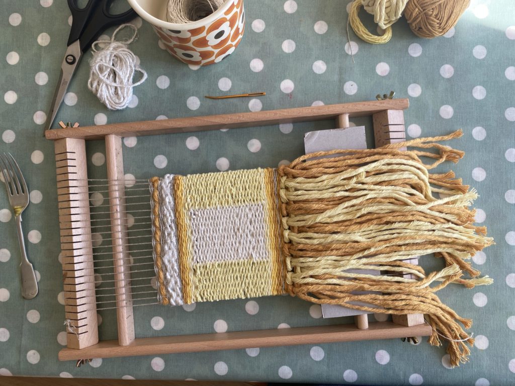 frame loom weaving