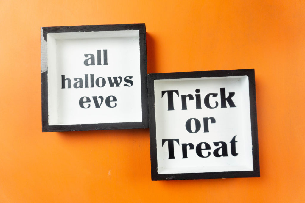 Halloween Farmhouse Signs