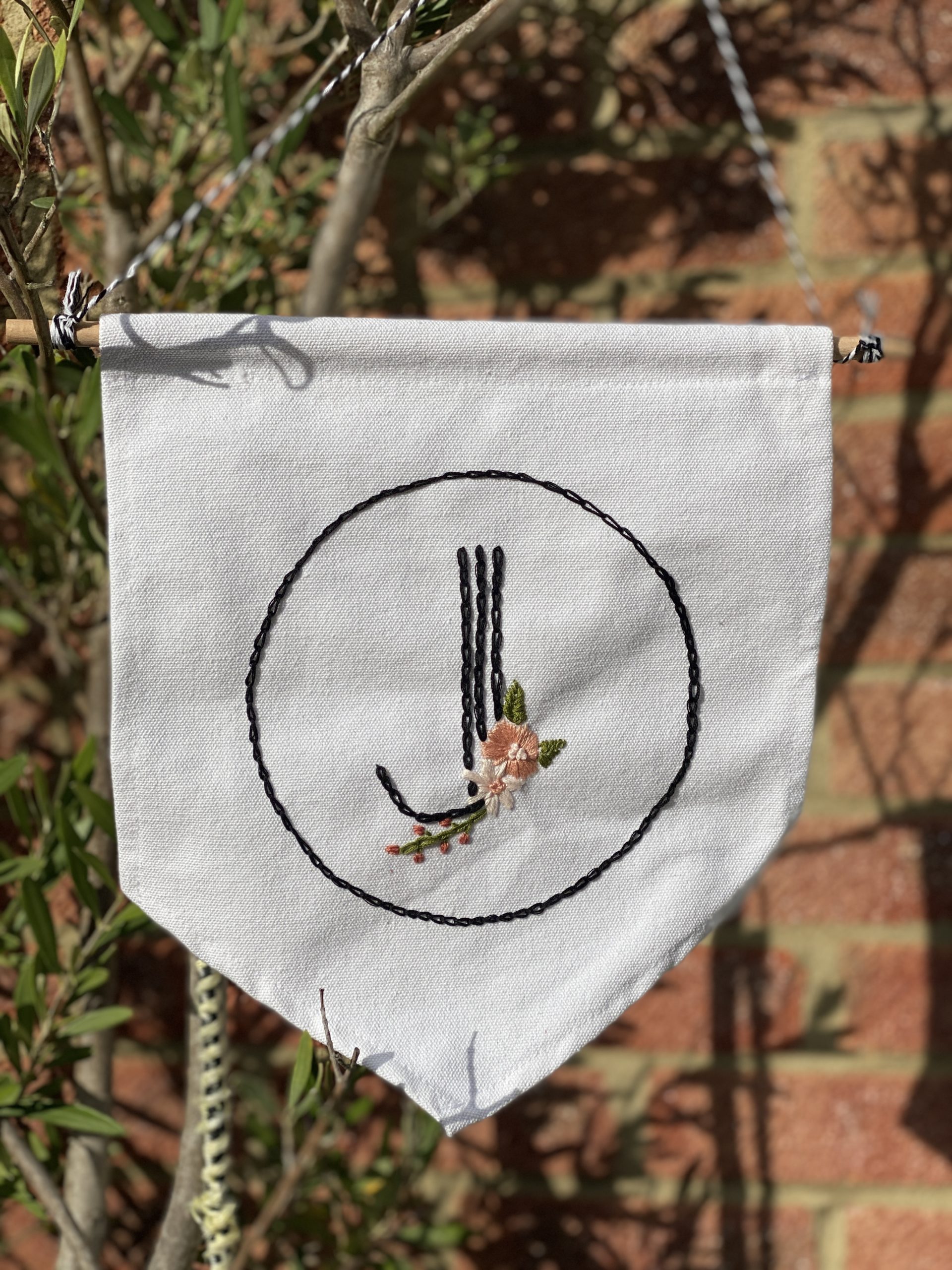 initial J embroidery pattern