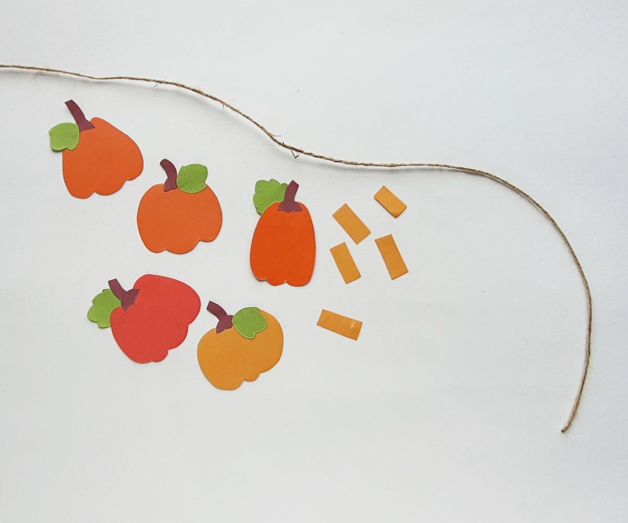 DIY Paper Pumpkin Garland thegingerbreadhouse.co.uk