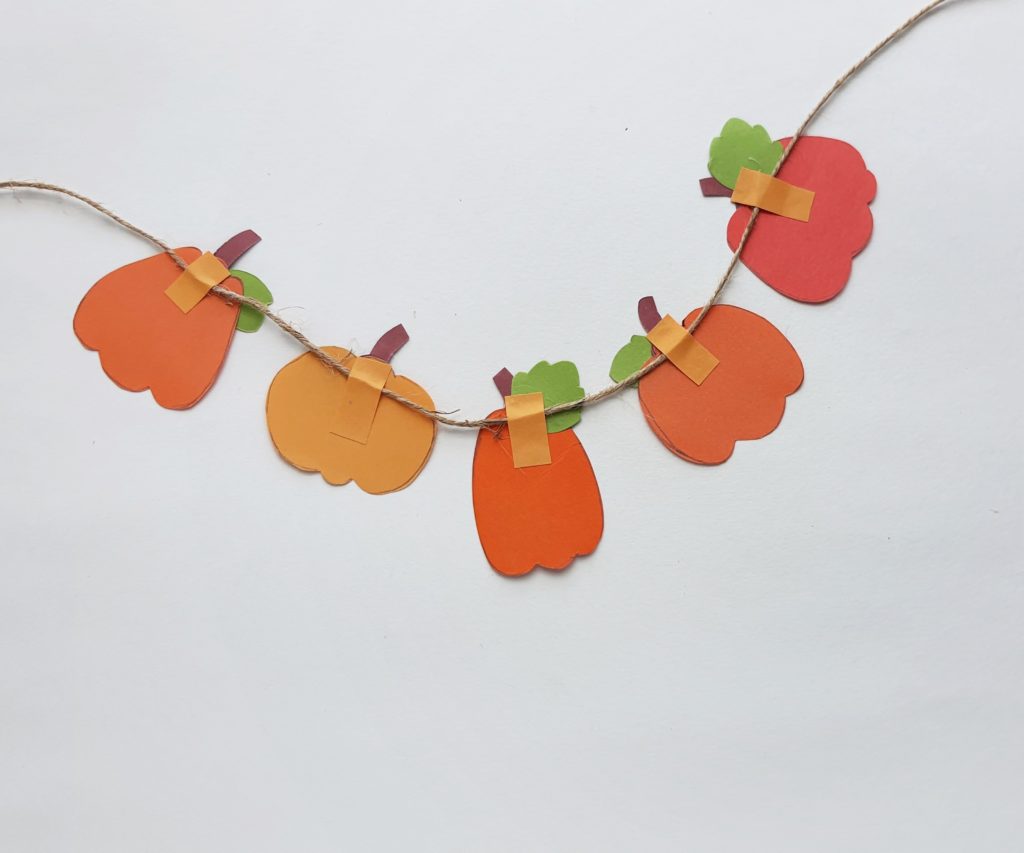 DIY paper Pumpkin Garland 