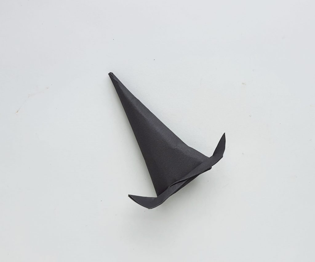 DIY origami Witch's Hat