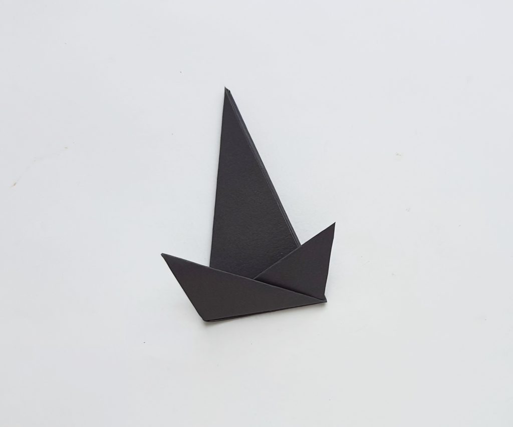 DIY origami Witch's Hat