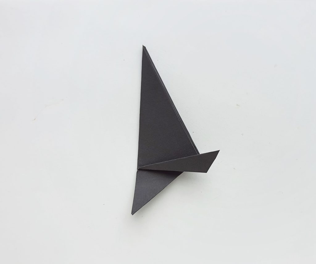 DIY origami Witch's Hat