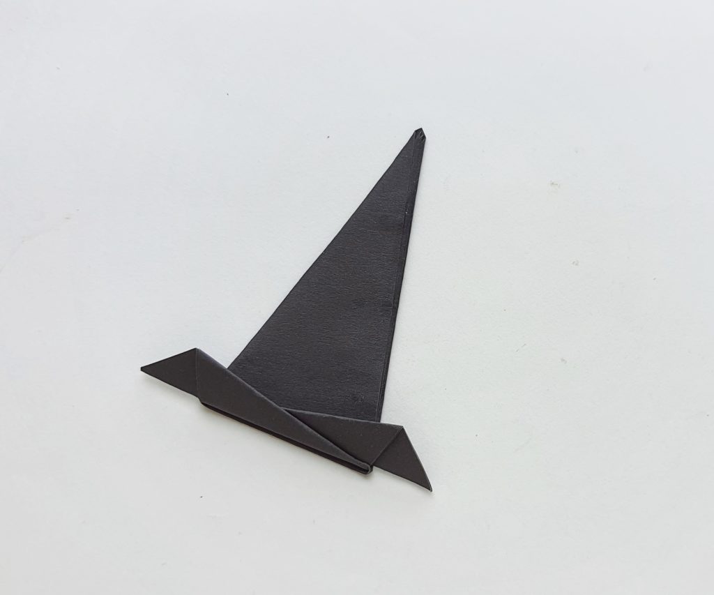 DIY origami Witch's Hat