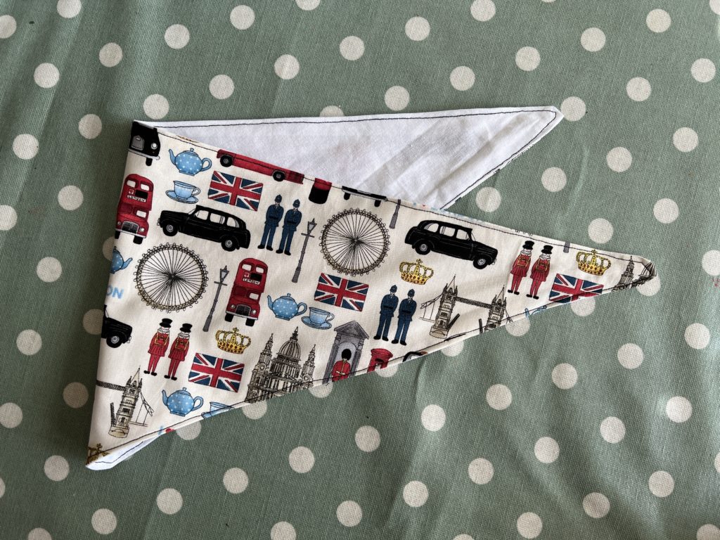 How to make an easy dog bandana