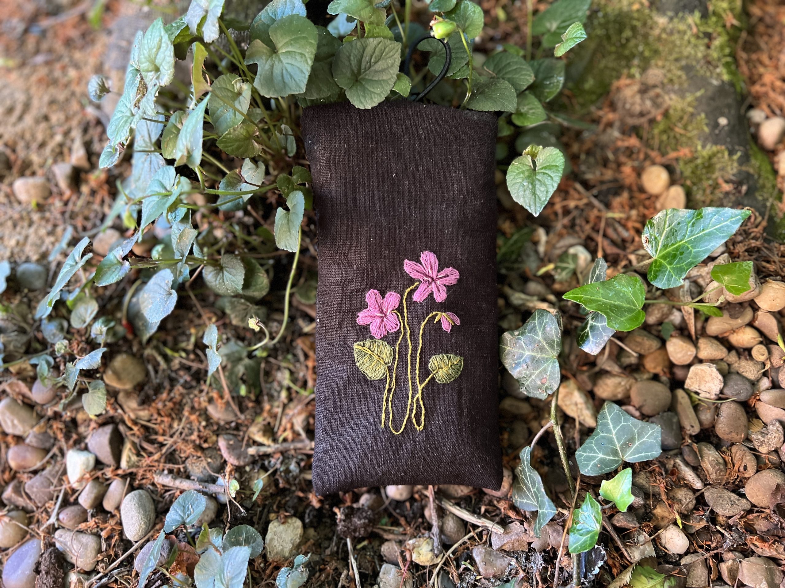 embroidered violets case