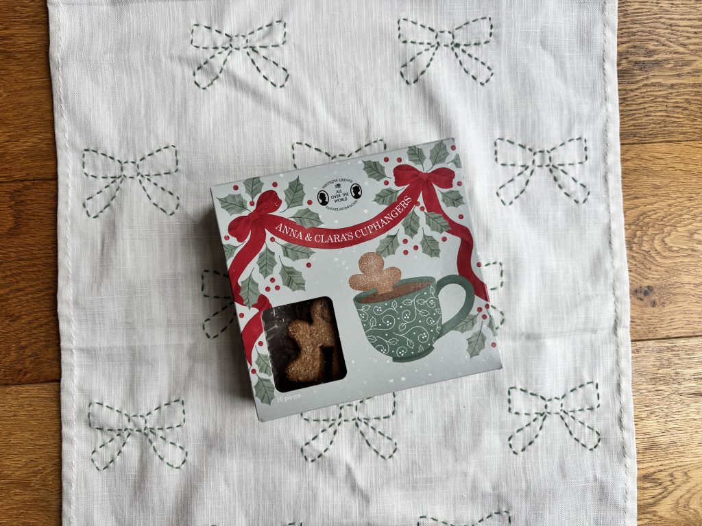 Anna & Clara's Cup hangers, Sostrene Grene