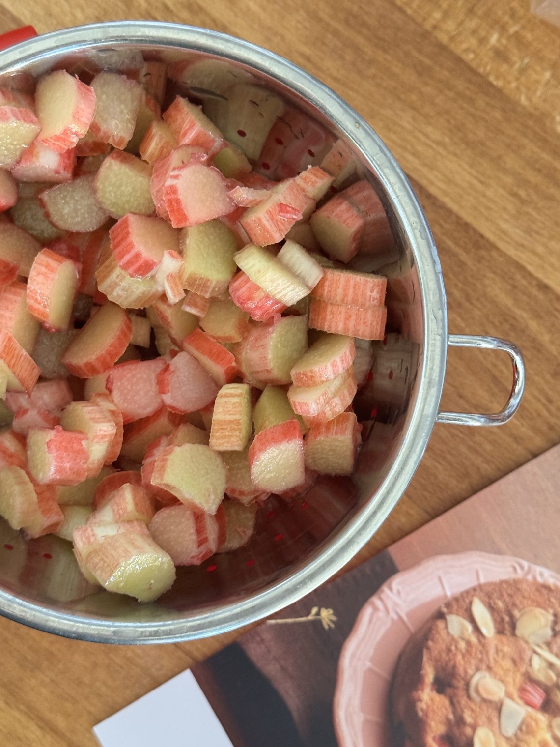 rhubarb, lemon and ginger picnic cake
