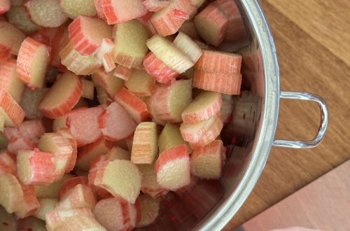 rhubarb, lemon and ginger picnic cake