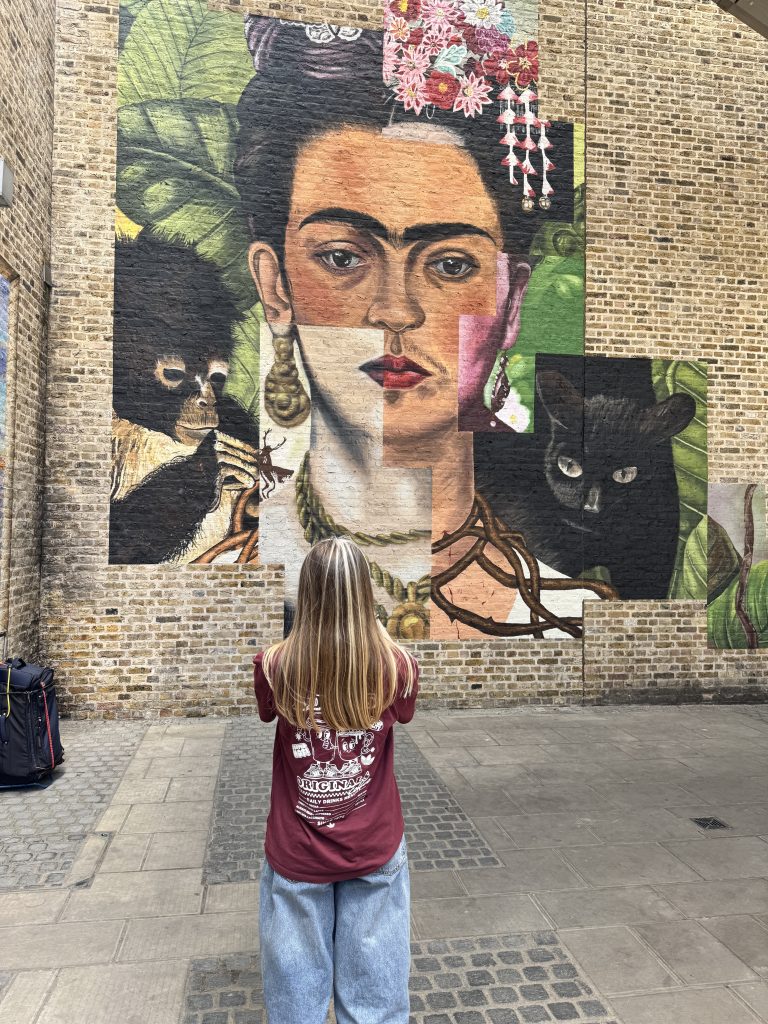 Friday Kahlo mural London