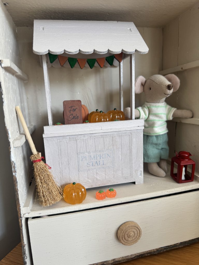 wooden pumpkin stand 